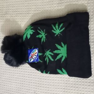 Winter 420 hat Black/Green leaf